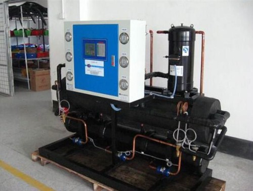 工業(yè)螺桿式冷水機(jī)的使用要求